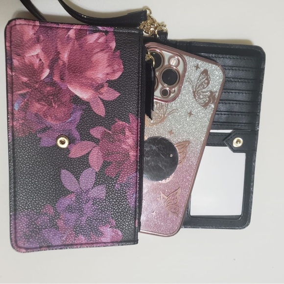 NWOT Victoria’s Secret The Victoria Floral Tech Wristlet - Picture 6 of 7